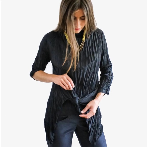 Carol Young Undesigned PleatedSquare Top - Picture 2 of 9